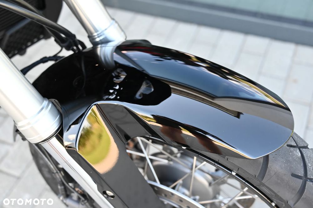 Honda VFR - 13