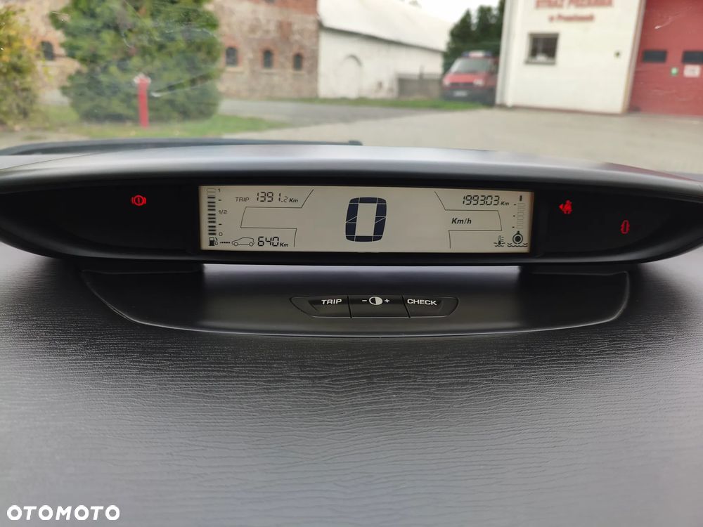 Citroën C4 HDi 110 FAP Style - 15