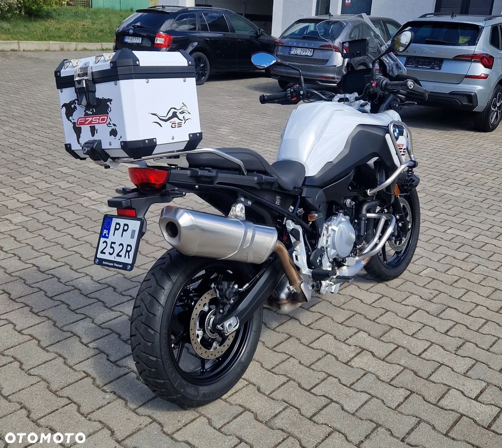 BMW F - 3
