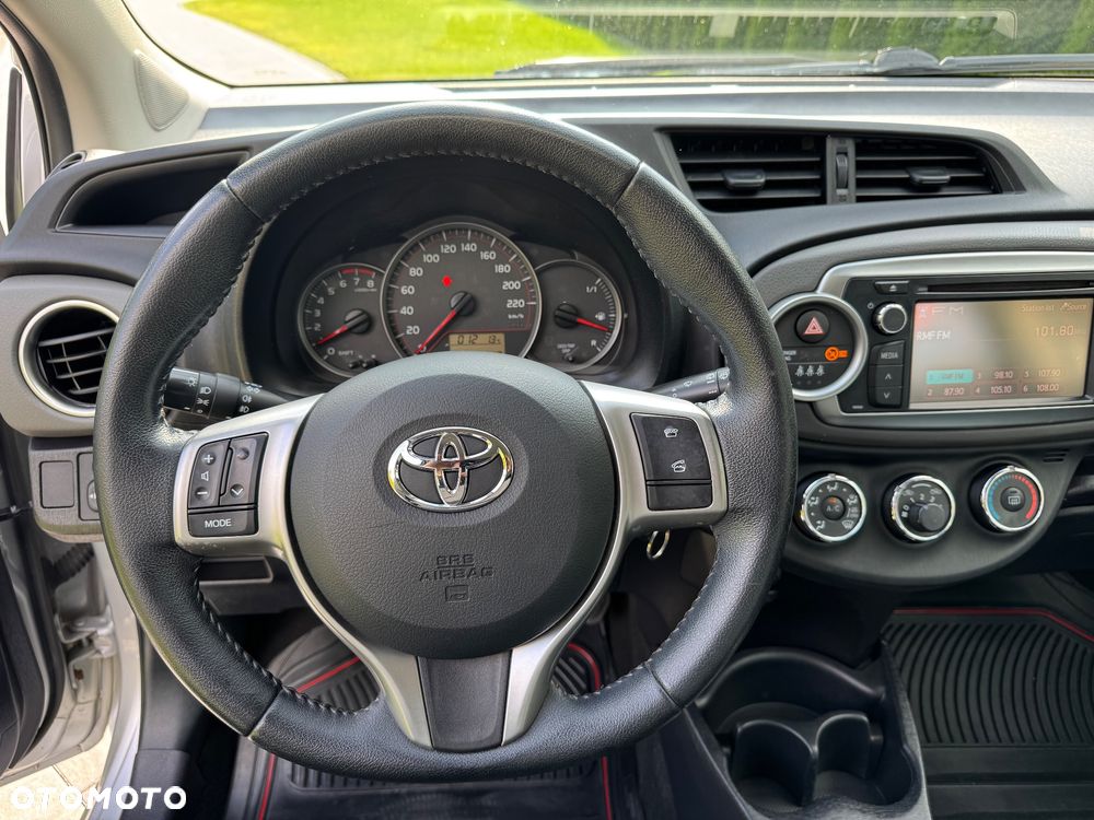 Toyota Yaris 1.0 Sol - 15