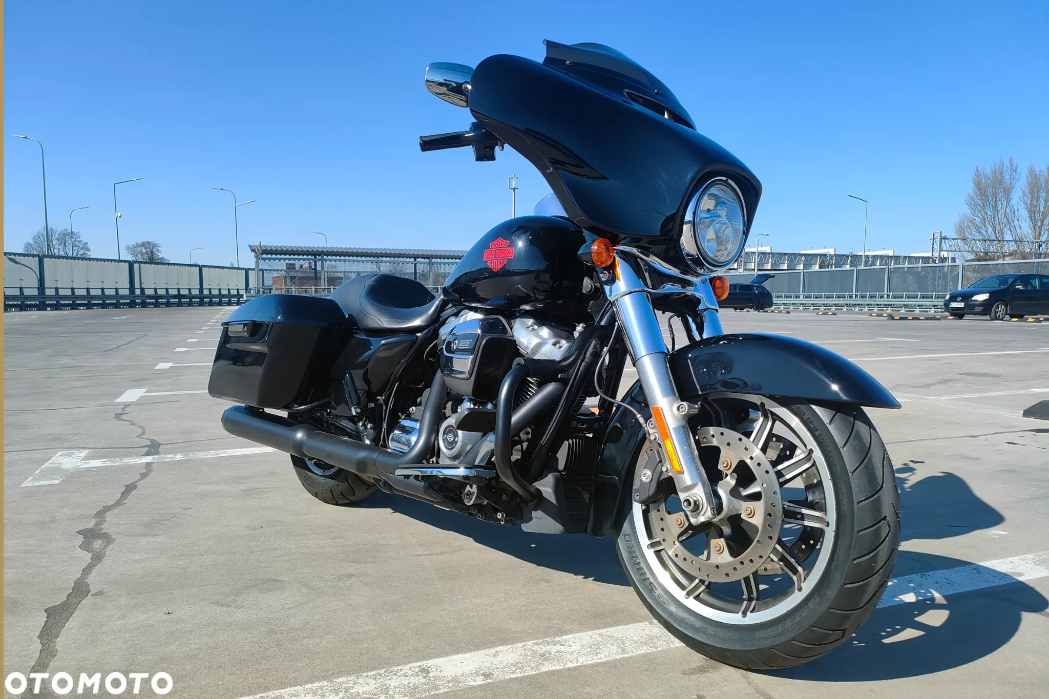 Harley-Davidson FLH Electra Glide - 2