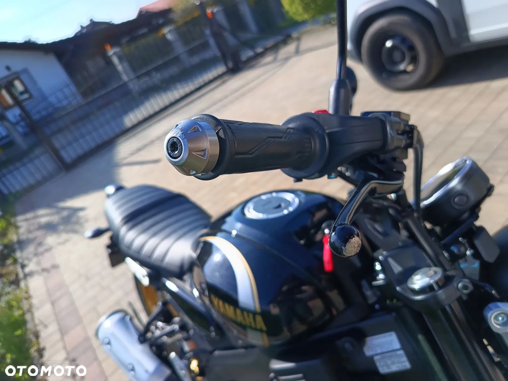 Yamaha XSR - 9
