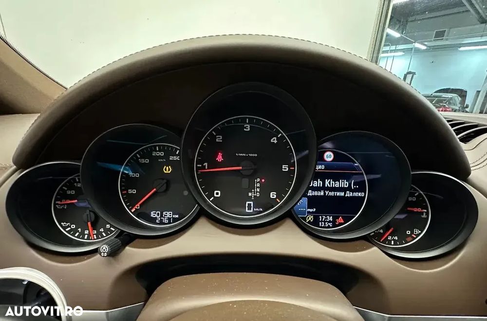 Porsche Cayenne 3.0 L - 11