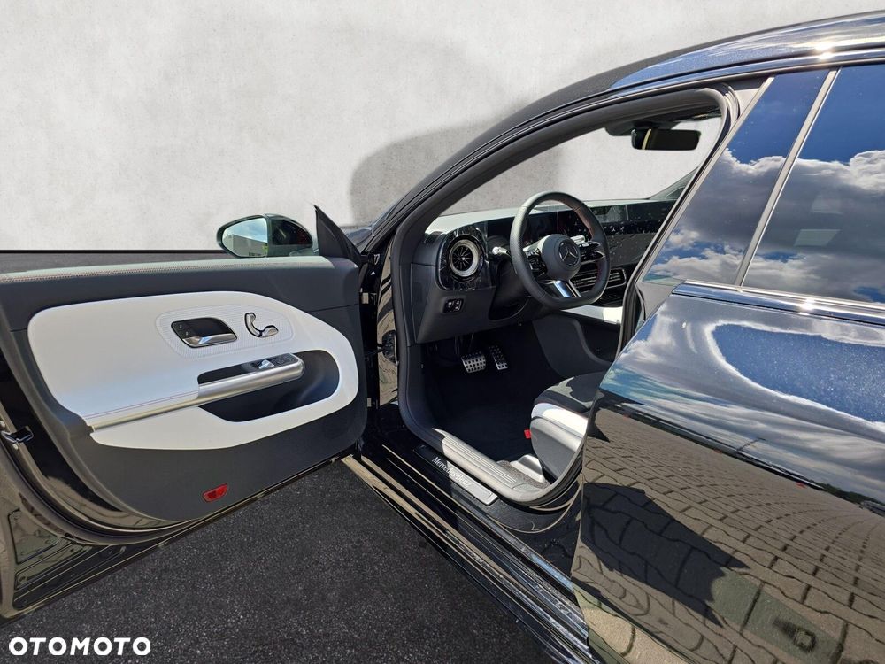 Mercedes-Benz CLA - 11