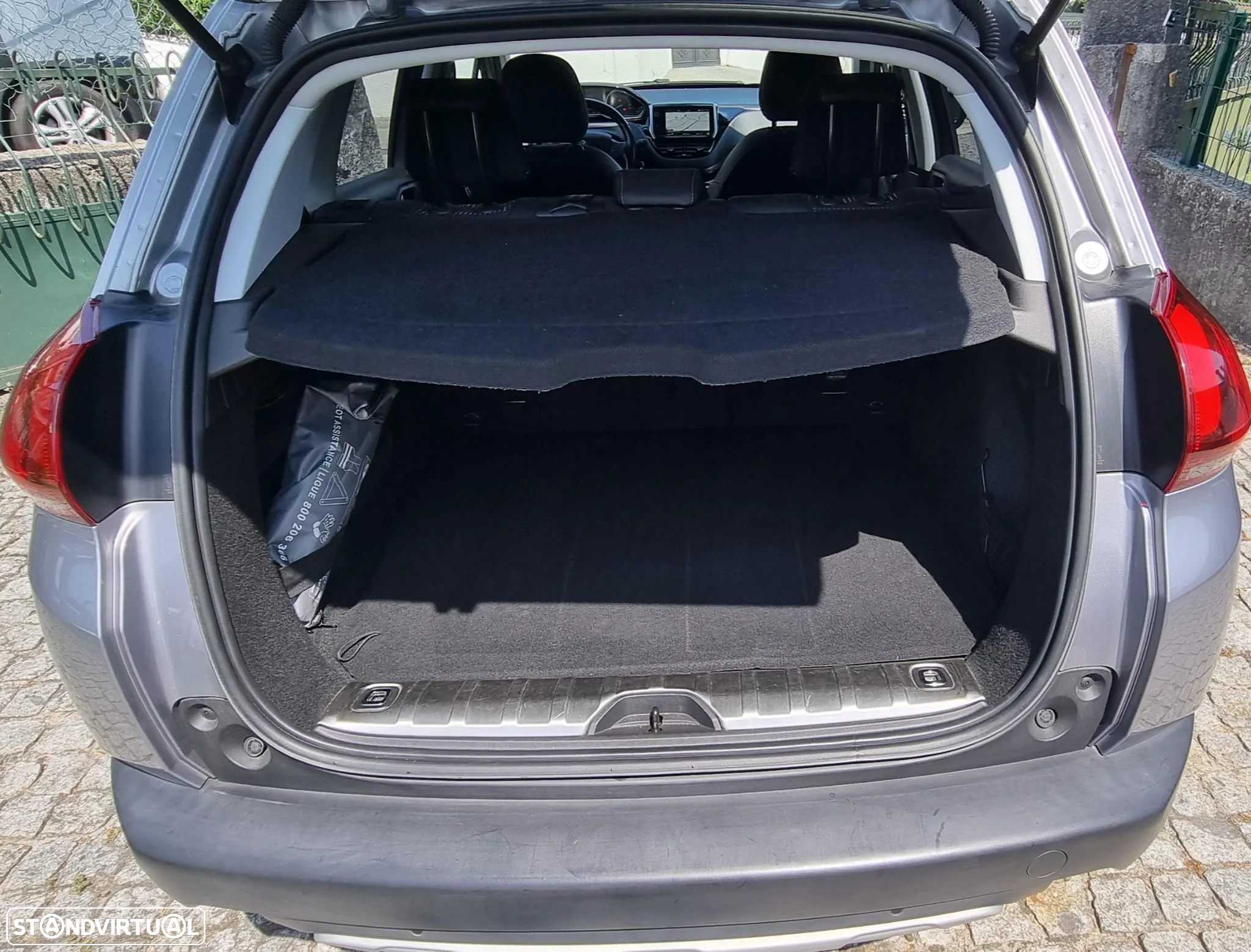 Peugeot 2008 1.2 PureTech Allure - 33