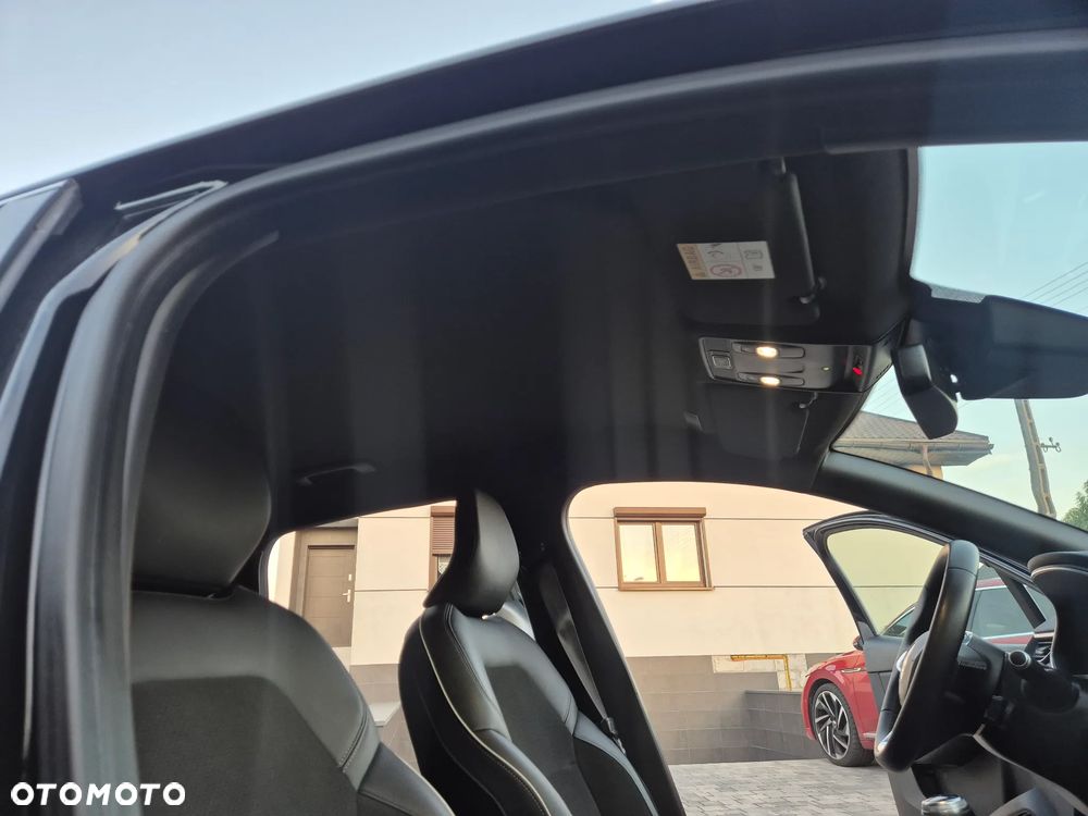 Renault Clio TCe 100 INTENS - 32