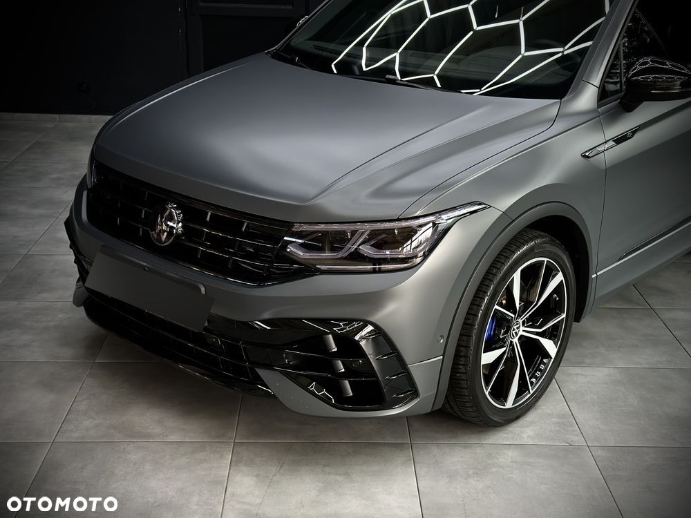 Volkswagen Tiguan - 1