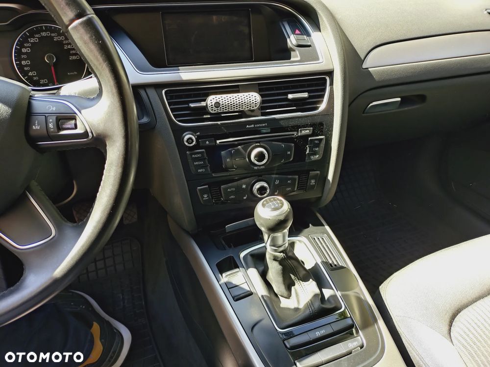 Audi A4 Limousine - 12