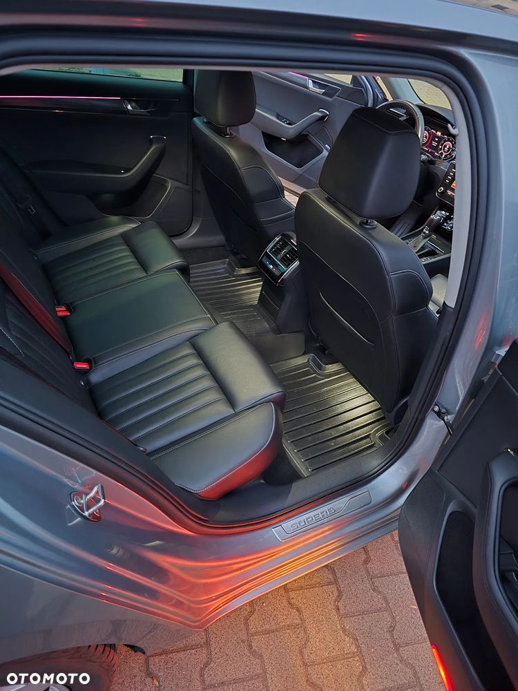 Skoda Superb 2.0 TDI DSG Premium Edition - 12