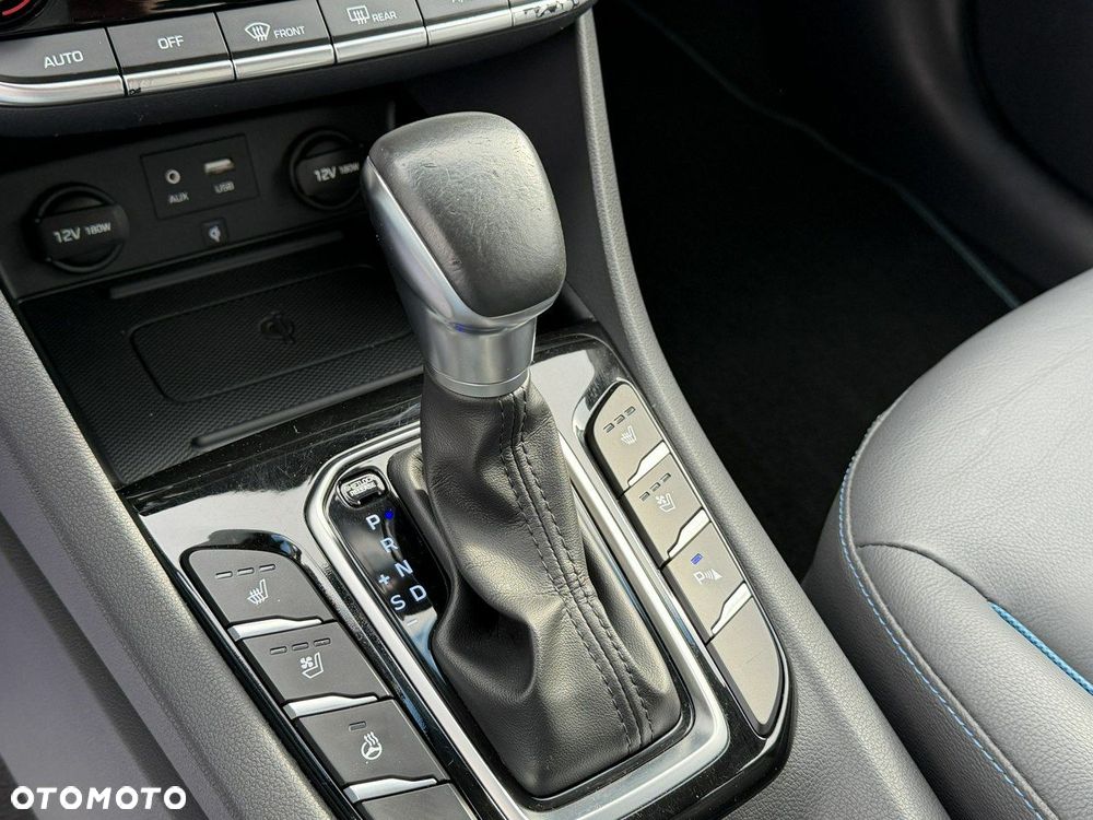 Hyundai IONIQ - 31