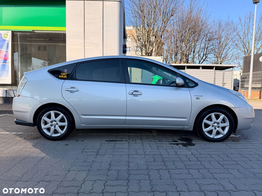 Toyota Prius 1.5 VVT-i Prestige - 6
