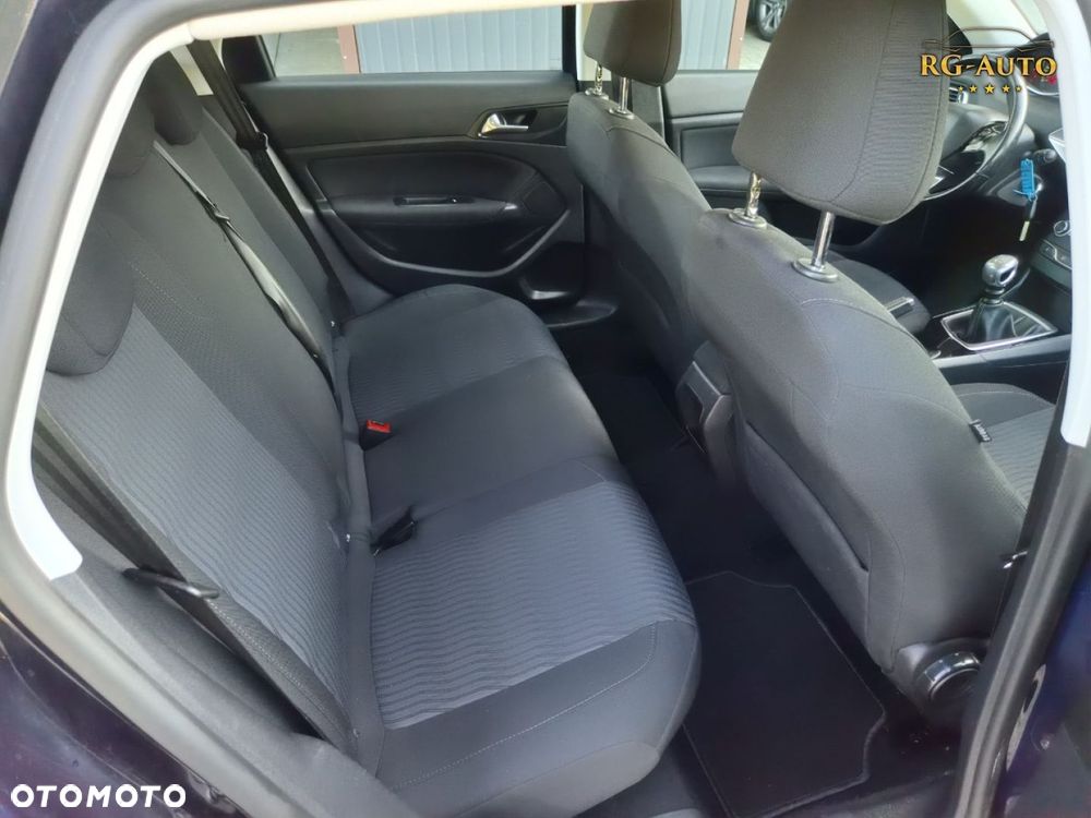 Peugeot 308 - 35
