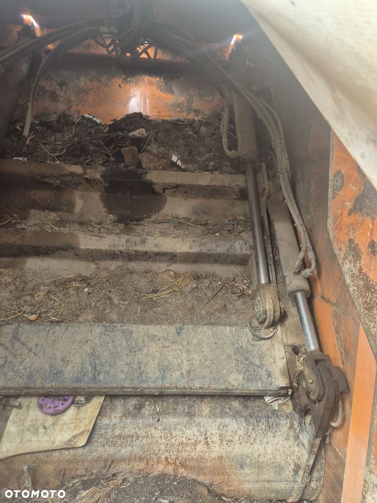 Zabudowa Faun Variopress 2 524 v19 z wrzutami zoller delta 2015r - 5