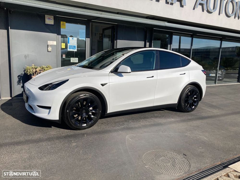 Tesla Model Y RWD - 4