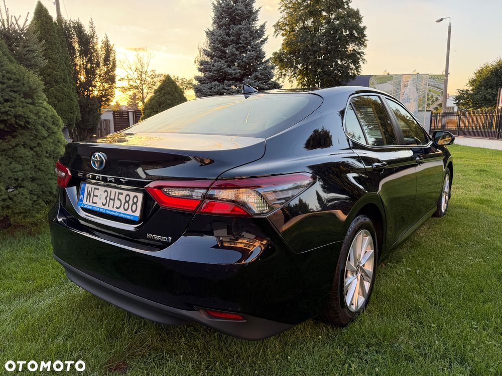 Toyota Camry - 8