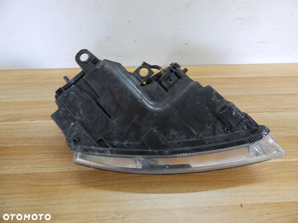 Lampa reflektor przód AUDI A8 s8 D3 02-10  Łuków części - 12