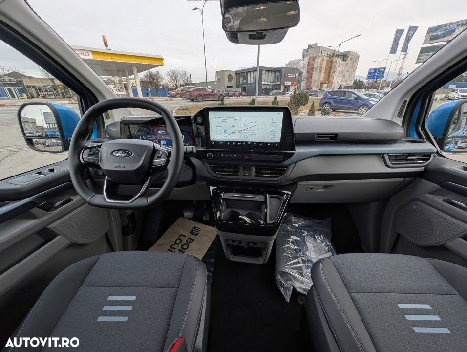 Ford Tourneo Custom - 16