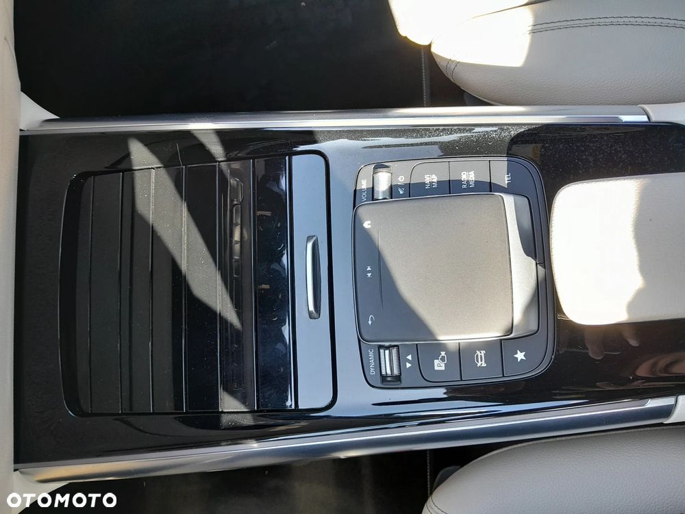 Mercedes-Benz GLA 200 Progressive - 10