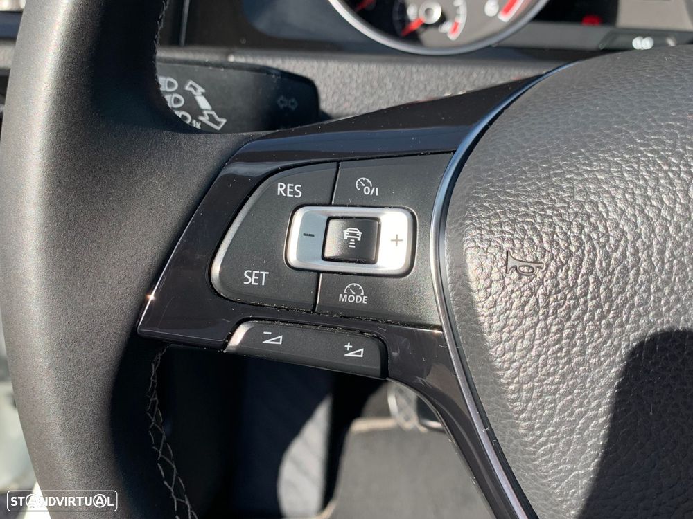 VW Golf 1.6 TDi R-Line - 37