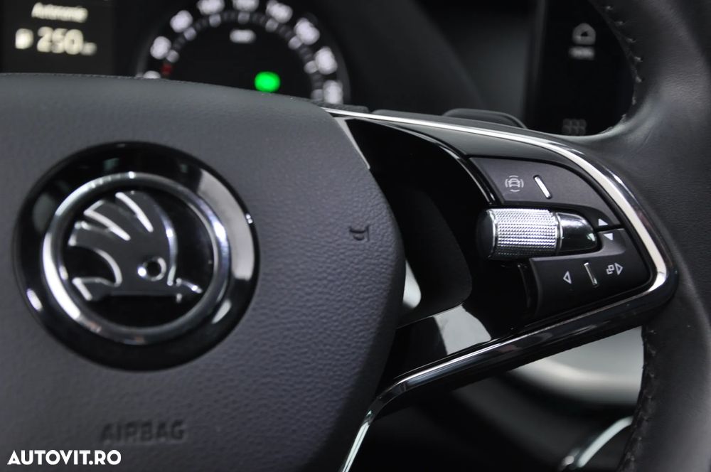 Skoda Octavia 1.5 TSI e-TEC DSG Clever - 22