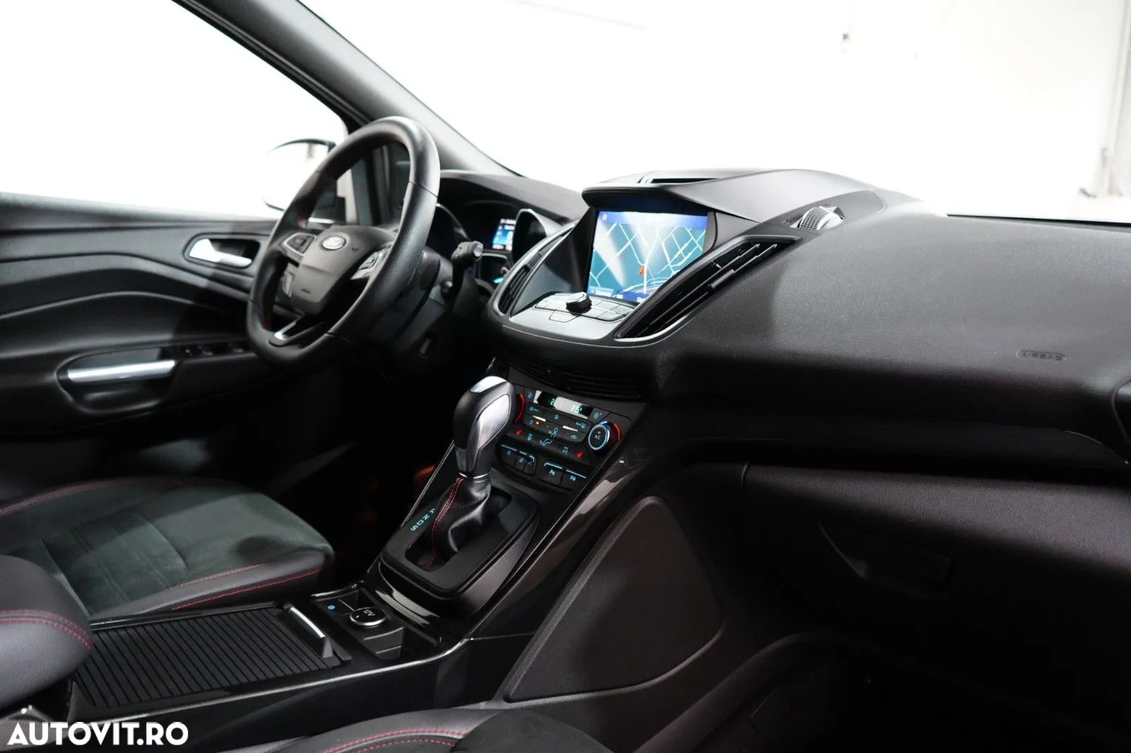 Ford Kuga 1.5 EcoBoost 4x4 Aut. ST-Line - 23