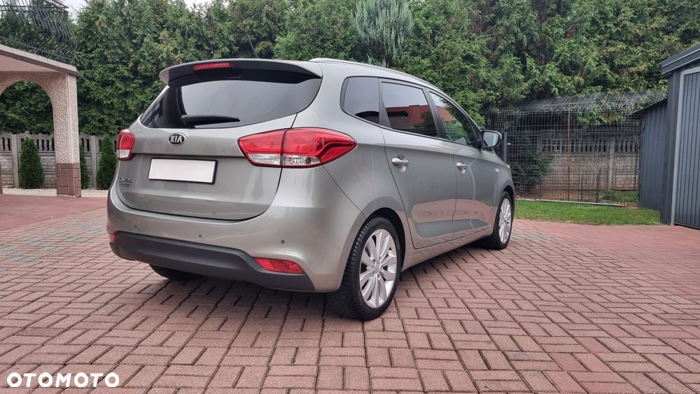 Kia Carens - 29