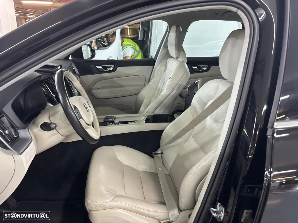 Volvo XC 60 2.0 D4 Momentum Plus Geartronic - 6