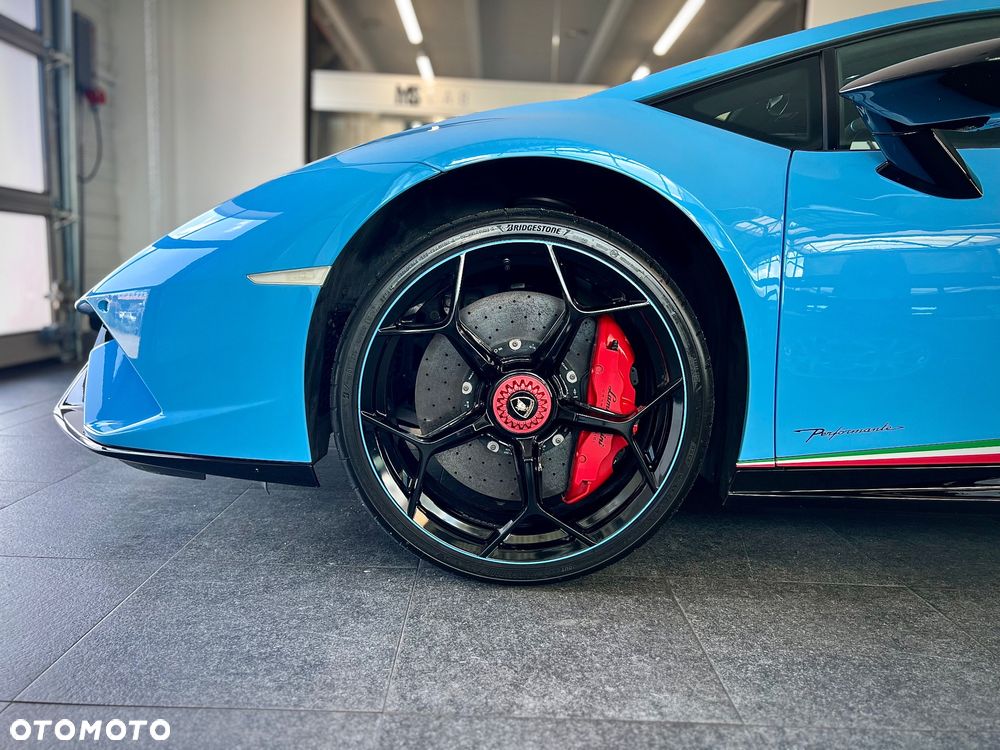 Lamborghini Huracan Performante - 10