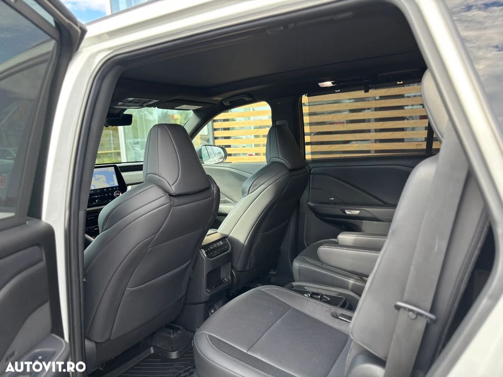 Lexus TX500 H - 12