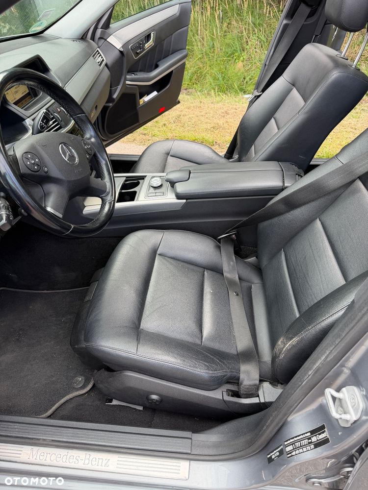 Mercedes-Benz Klasa E 350 CDI DPF 4Matic BlueEFFICIENCY 7G-TRONIC Elegance - 32