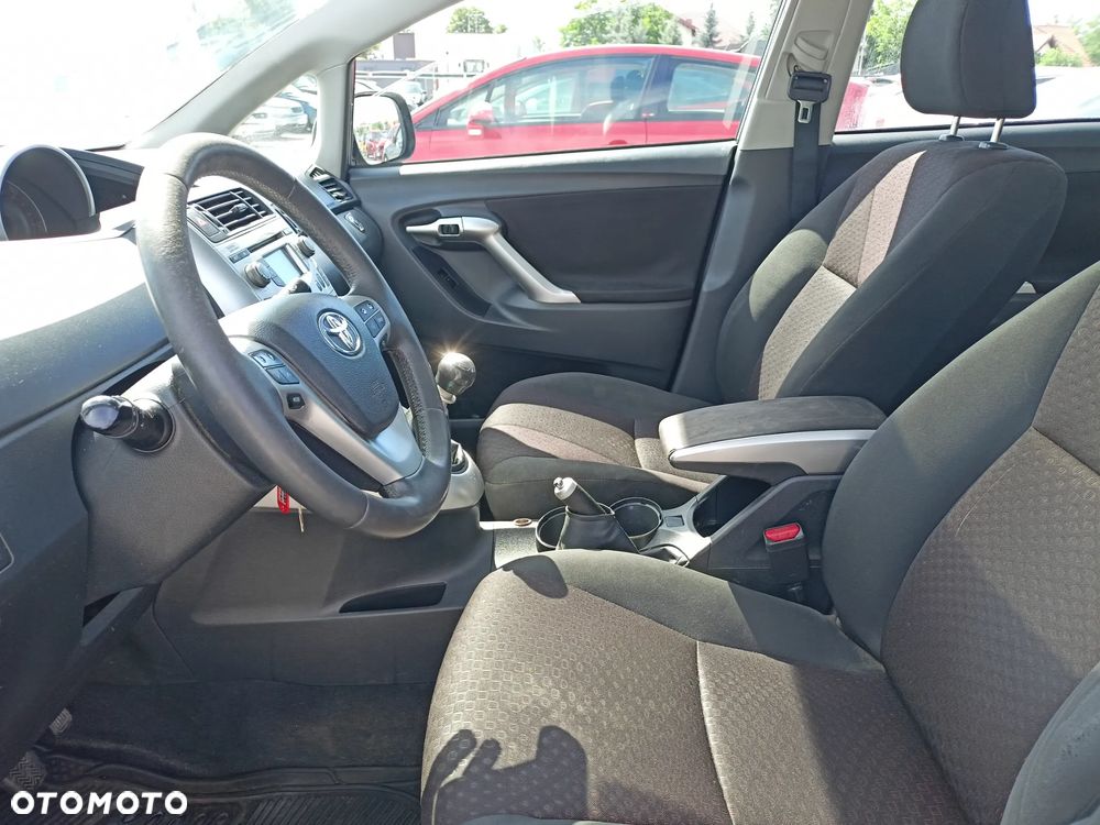 Toyota Verso - 8