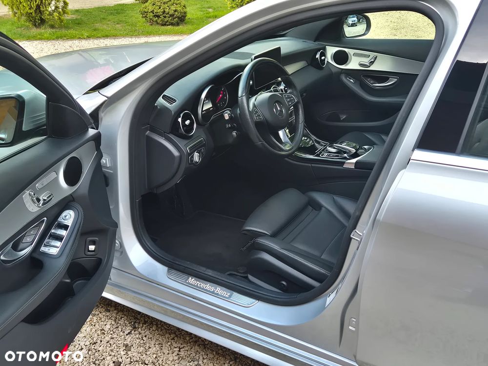Mercedes-Benz Klasa C 300 7G-TRONIC AMG Line - 5