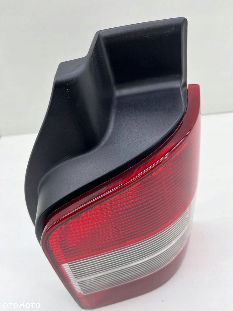 VW TRANSPORTER T5 LIFT LAMPA PRAWA TYŁ 7H0945096L - 4