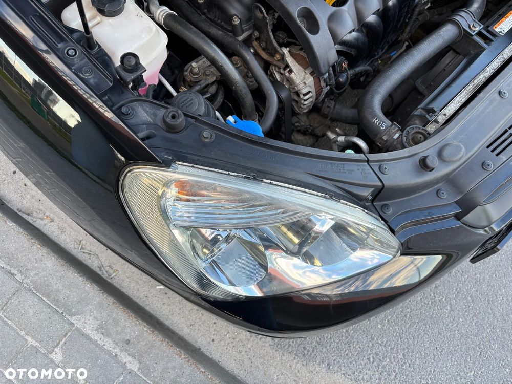 Kia Carens 1.6 Tour - 36