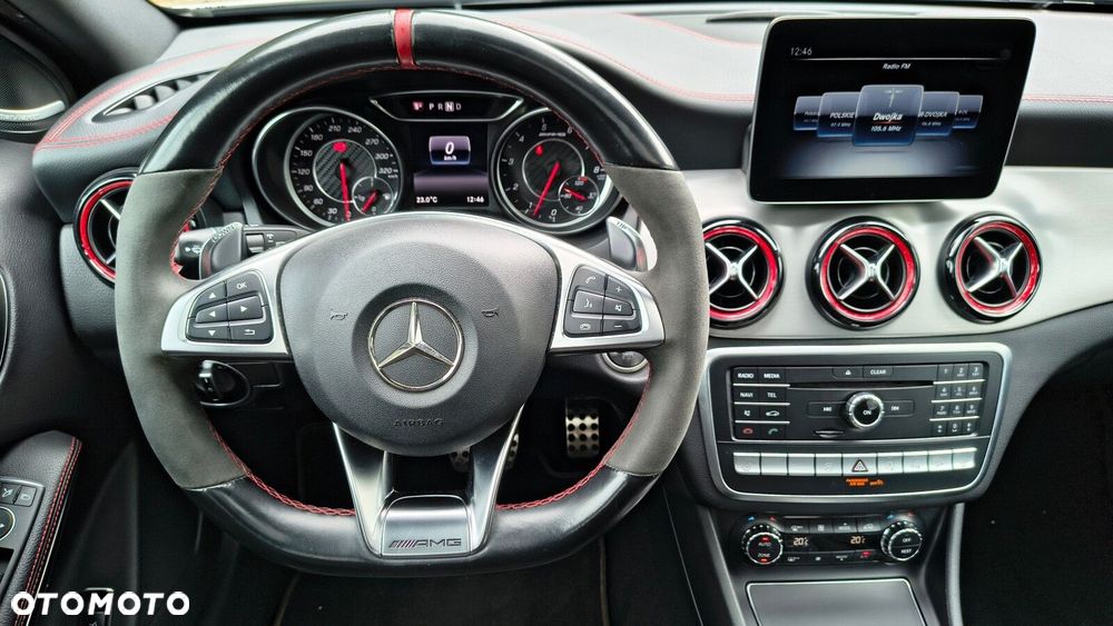 Mercedes-Benz GLA - 16