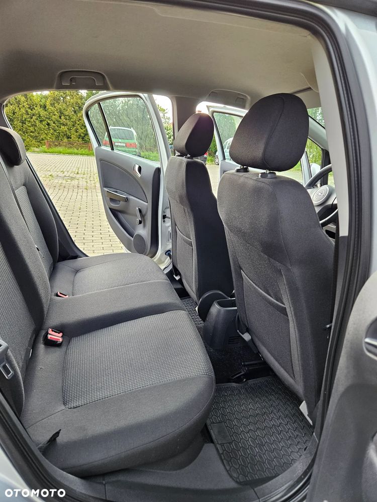 Opel Corsa 1.2 16V Essentia - 27