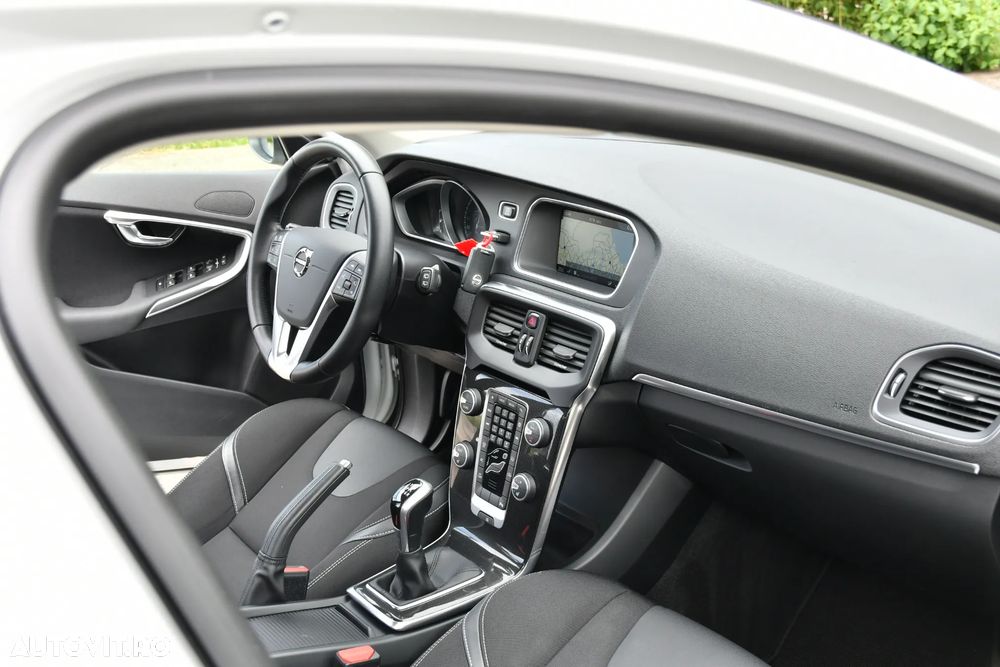Volvo V40 D2 Summum - 25