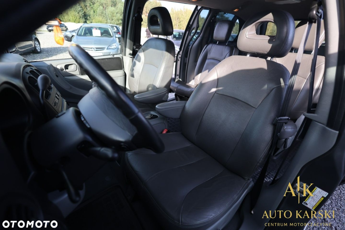 Chrysler Grand Voyager - 35