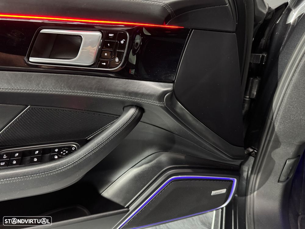 Porsche Panamera Sport Turismo 4 E-Hybrid - 16