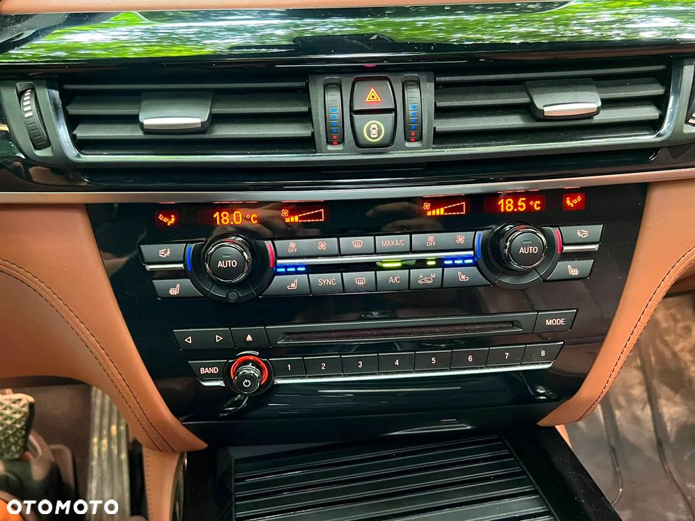 BMW X5 M M50i - 37