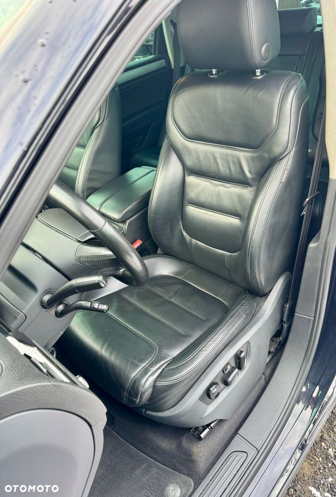 Volkswagen Touareg 3.0 V6 TDI SCR Blue Motion DPF Automatik Exclusive - 11