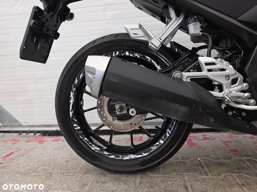 Yamaha MT - 12