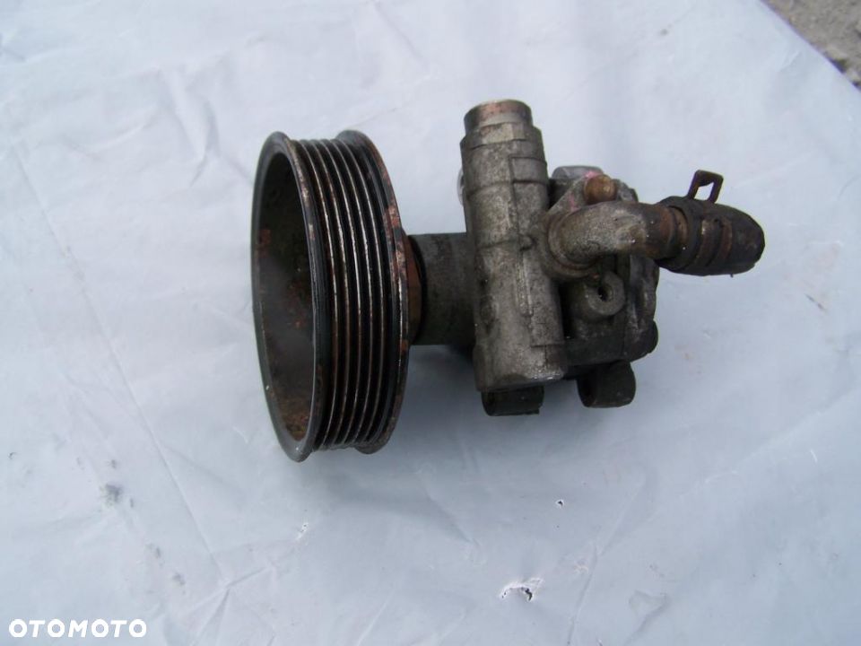POMPA WSPOMAGANIA VW GOLF IV BORA LEON 1.4 16V - 1