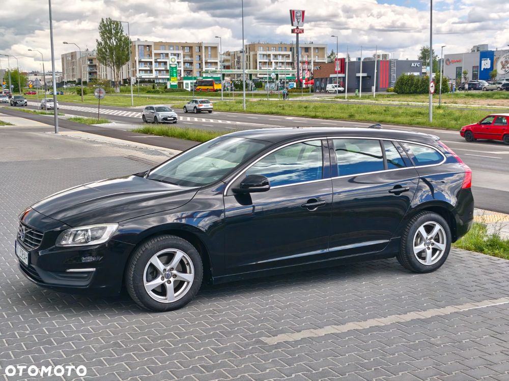 Volvo V60 D3 Drive-E Dynamic Edition (Momentum) - 1