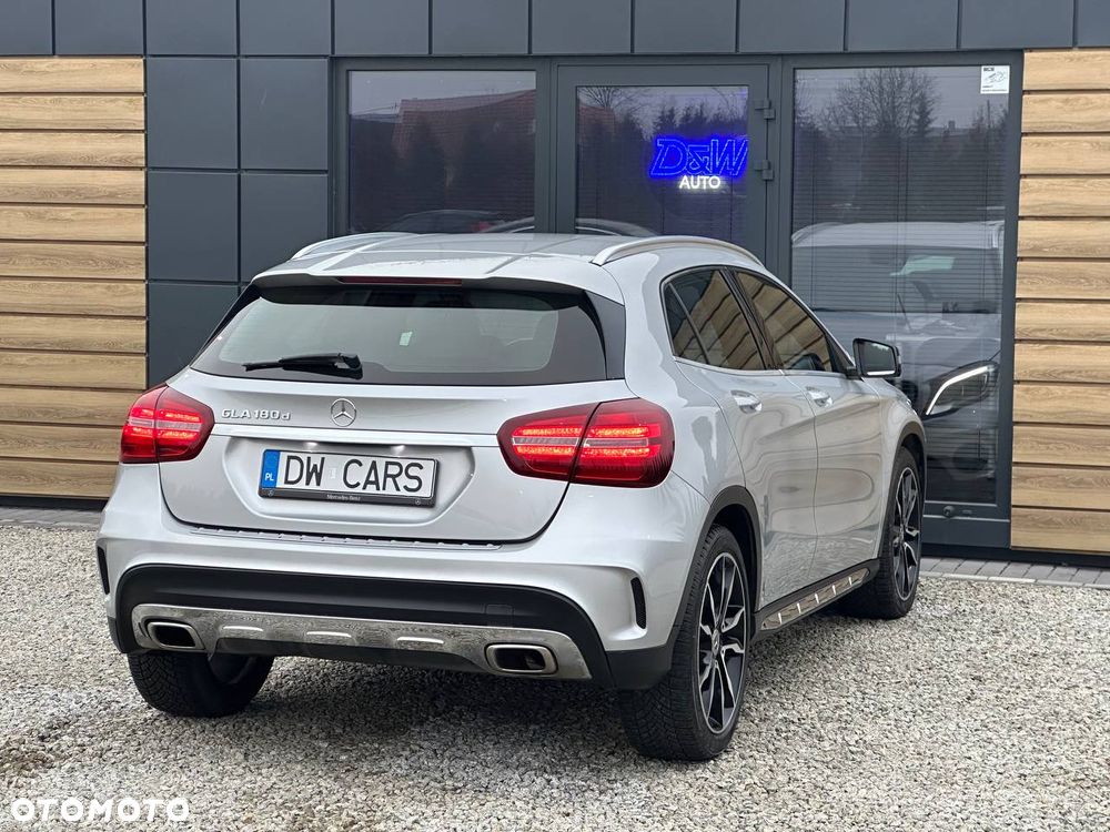 Mercedes-Benz GLA 180 d 7G-DCT AMG Line - 6