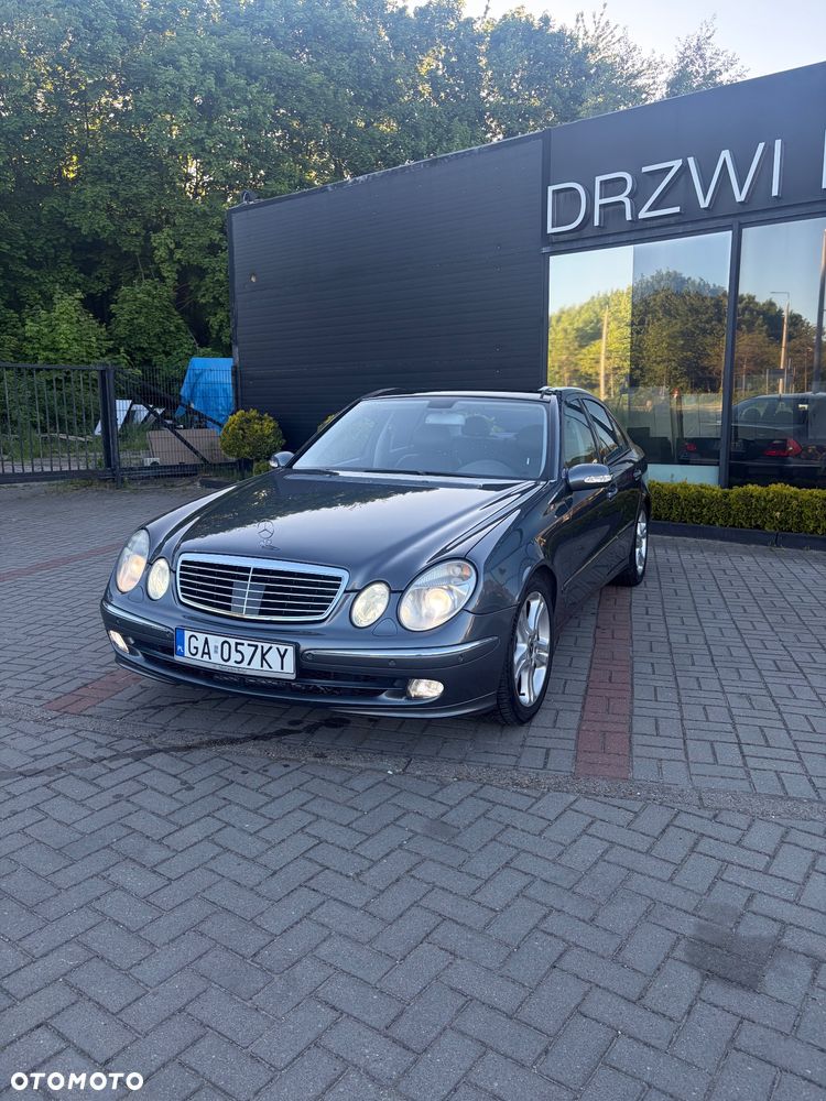 Mercedes-Benz Klasa E 500 Avantgarde - 23