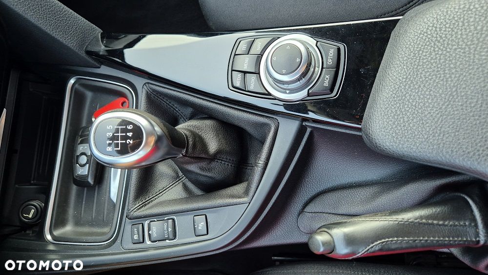BMW Seria 3 318d - 13
