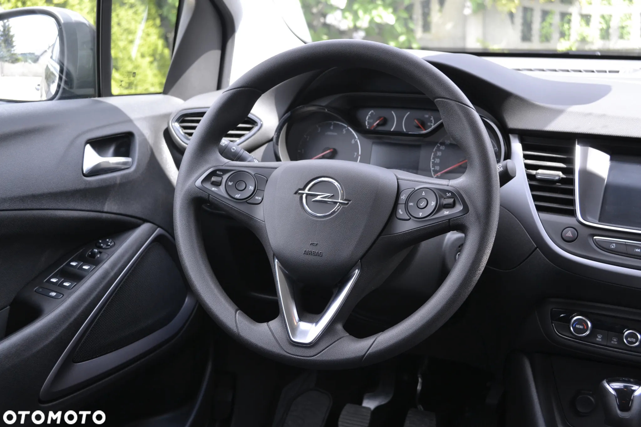 Opel Crossland X 1.2 T Eco Enjoy S&S - 37