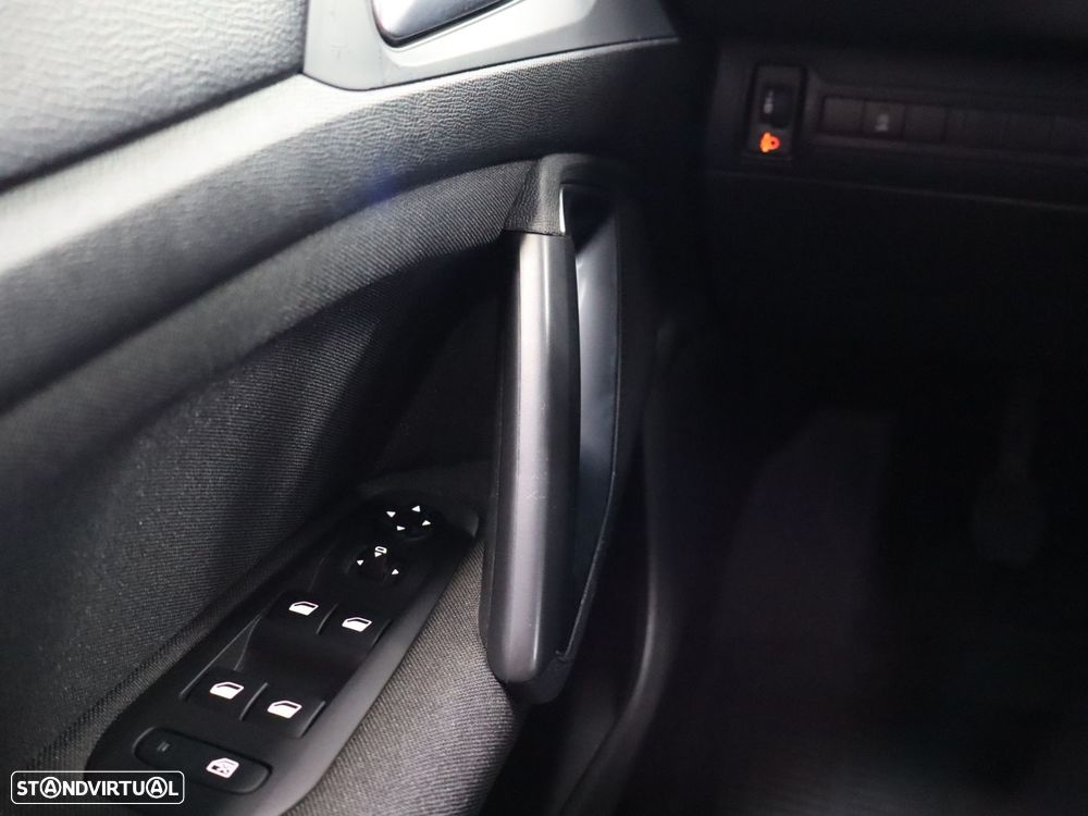 Peugeot 308 SW 1.2 PureTech Style - 12