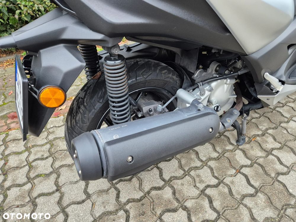 Yamaha X-max - 8